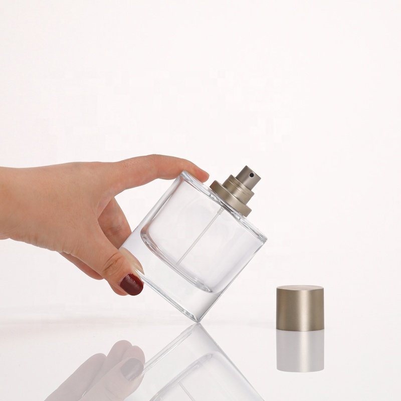 Luxury 30ml Wholesale Flat Perfume Glass Bottles with Pump Sprayer&Lid Accept Screen Printing Design