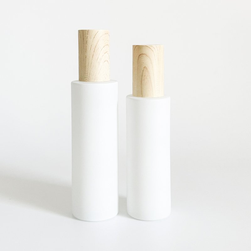 Round Lotion Pump Spray Emulsion Skincare Body Moisturizing Oil Glass Bottle And Jar Set With Wood Grain Lid