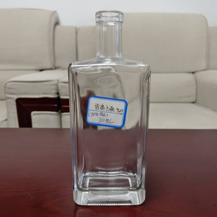 Custom empty flint glass bottle for vodka gin 700ml 750ml distillery custom whiskey brandy rum spirits glass bottle