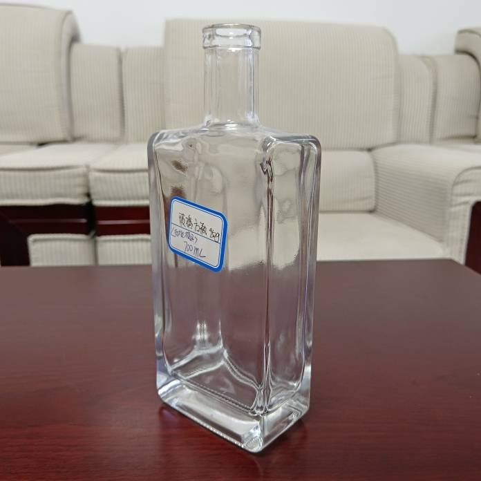 Custom empty flint glass bottle for vodka gin 700ml 750ml distillery custom whiskey brandy rum spirits glass bottle