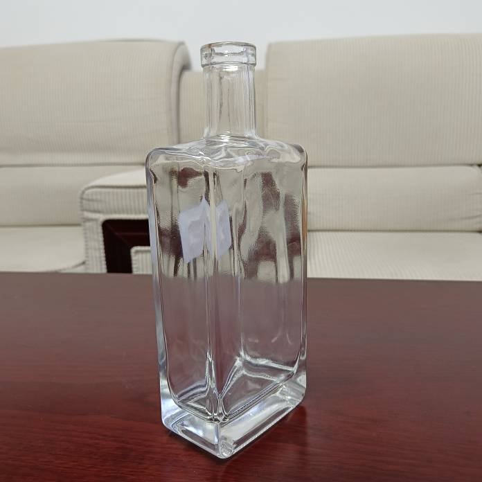 Custom empty flint glass bottle for vodka gin 700ml 750ml distillery custom whiskey brandy rum spirits glass bottle