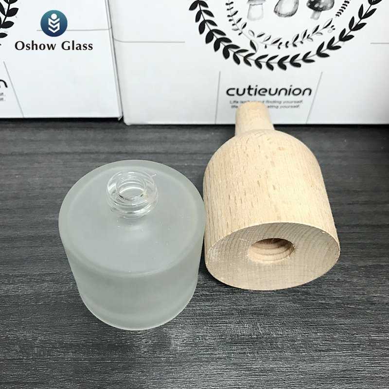 OSHOW 30ml high quality bathroom reed Diffuser Glass Bottle with Wooden Cap Perfume Volatilization Bottle