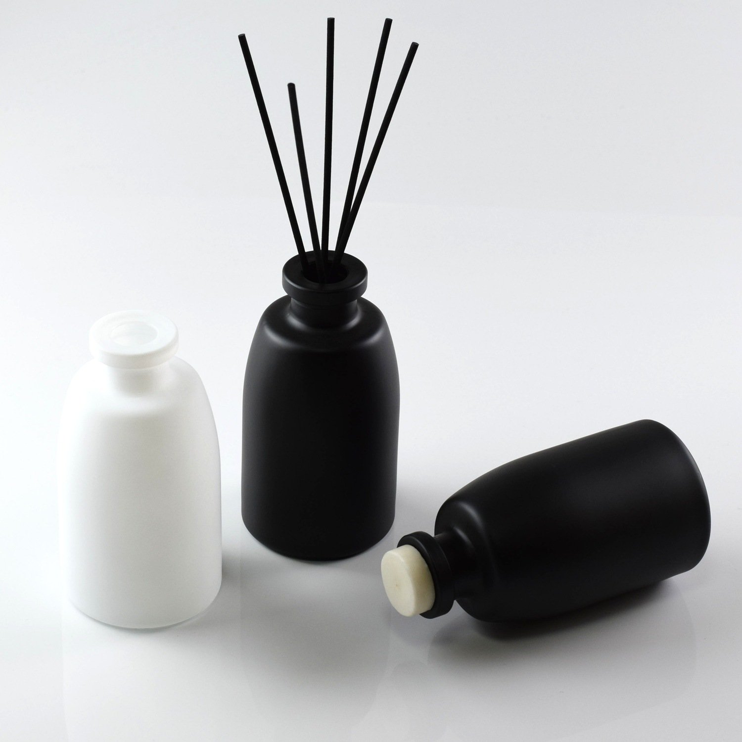 Custom Color Clear 200ml Matte Black White Round shape Diffuser Glass Bottle with Lid