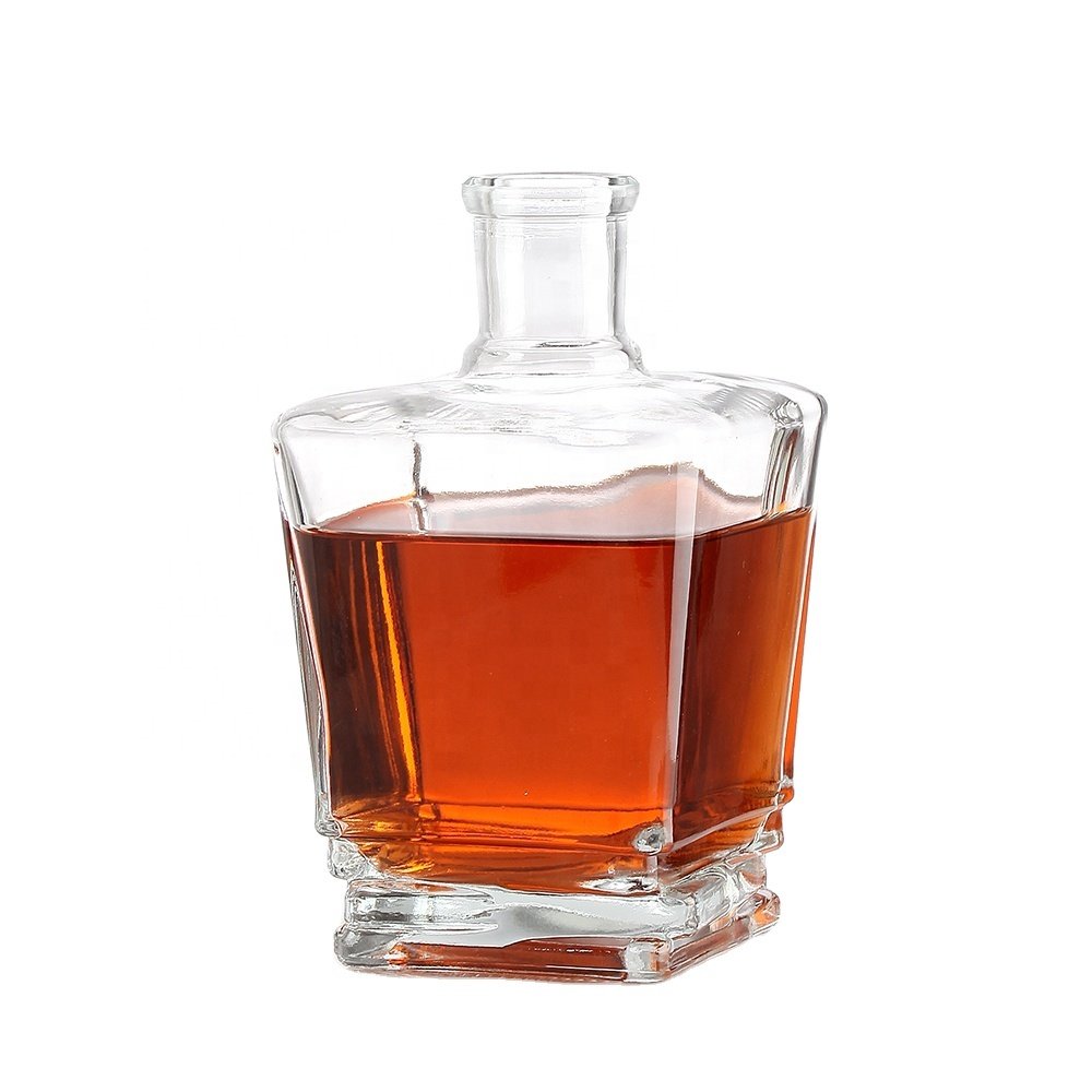 Customize glass bottles with different capacities