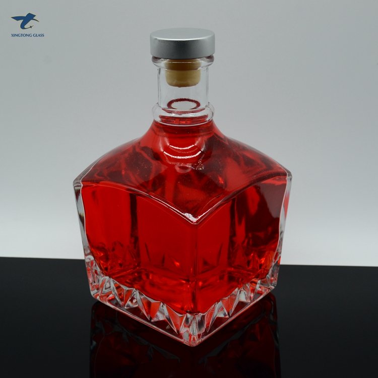 Customize glass bottles with different capacities