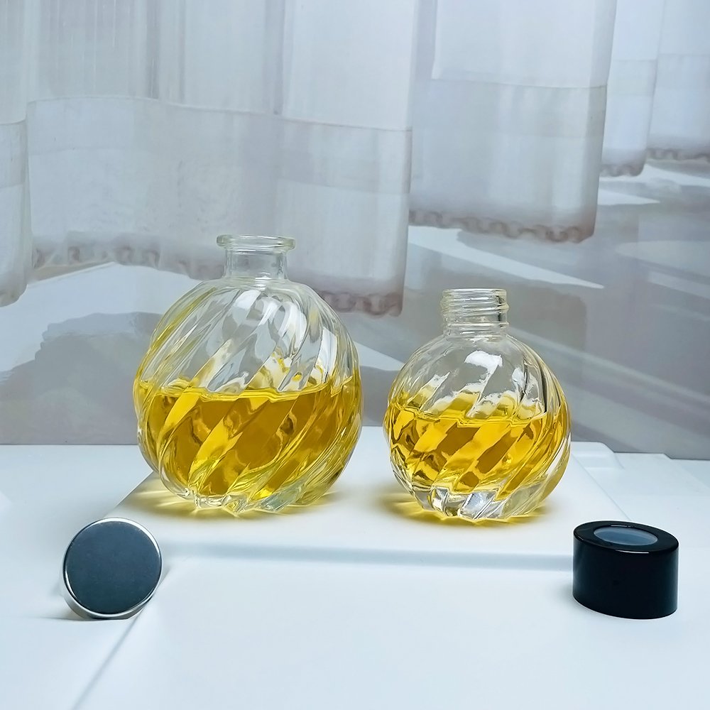 Manufacturer Wholesale Custom Cylinder 100Ml Luxury Indoor Home Decor Aromatherapy Bottles Air Reed Diffuser Glass Bottles