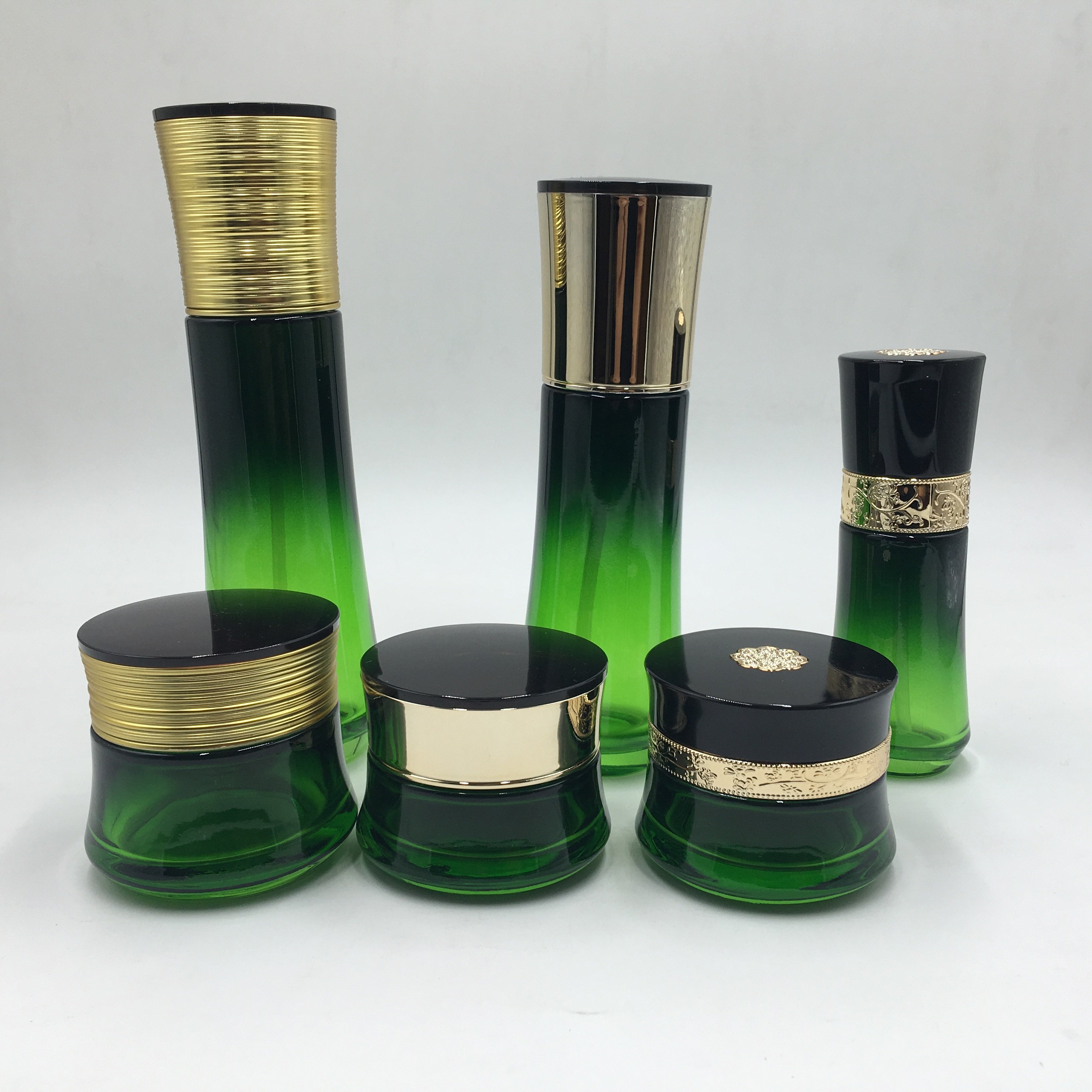 Customized cosmetic glass bottles Spray pump bottle cream jar Customized cosmetic packaging