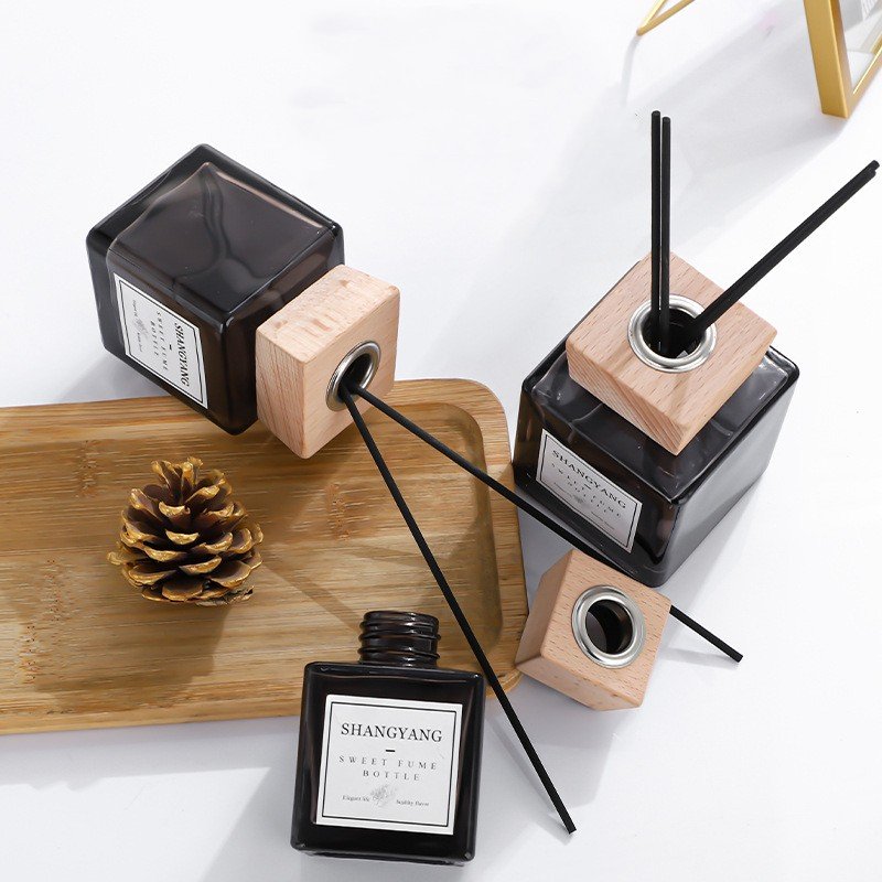 Reusable Factory Hot selling Empty Glass Bottles Square Reed Diffuser Glass Bottles