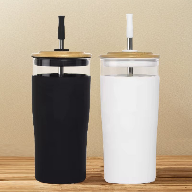 Small MOQ stock 20oz 24oz new design glass tumbler with bamboo lid and straw full silicone sleeve