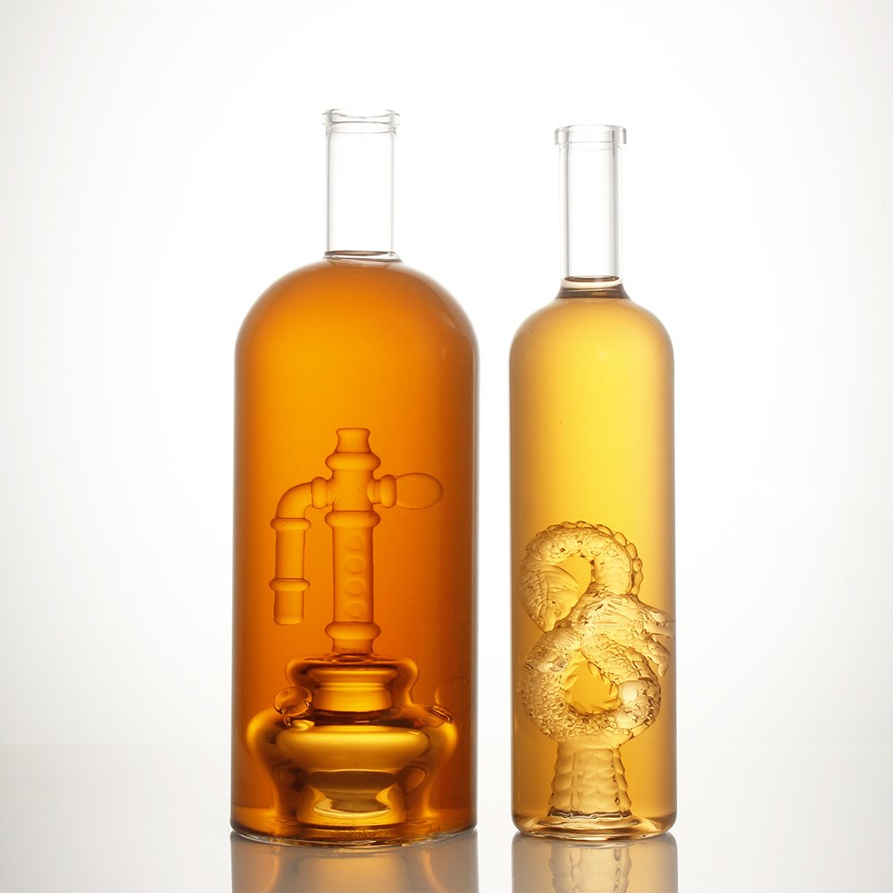 Luxury Low MOQ High Borosilicate 700ml 1000ml tiger diamonds Shape empty bottom Liquor Glass Bottle for gin Vodka whisky