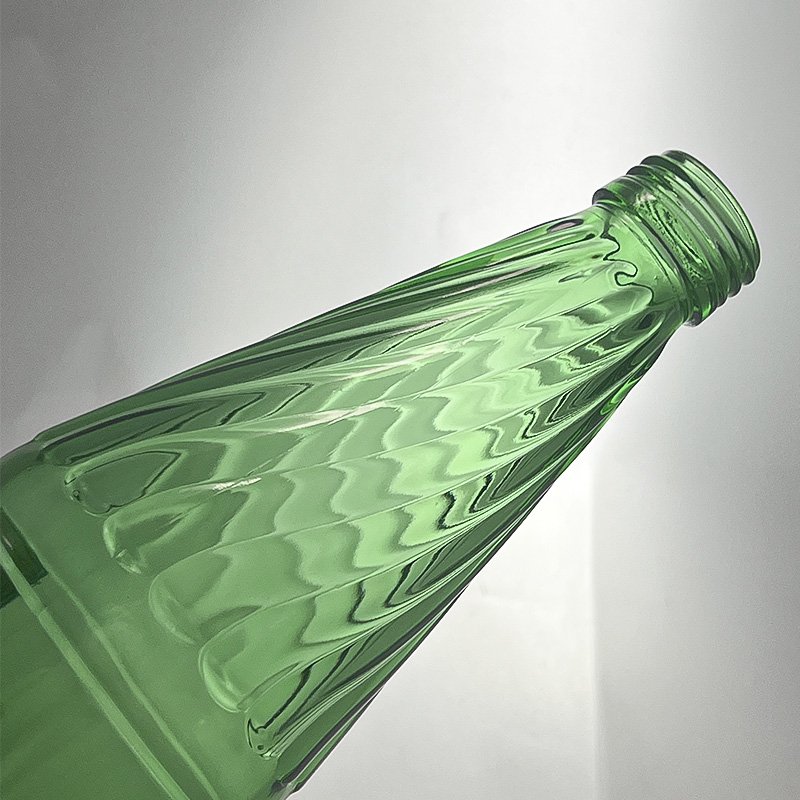 Wholesale High-Grade Water Glass Bottle Soda Bottle