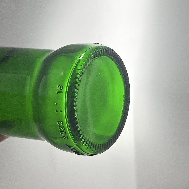 Wholesale High-Grade Water Glass Bottle Soda Bottle