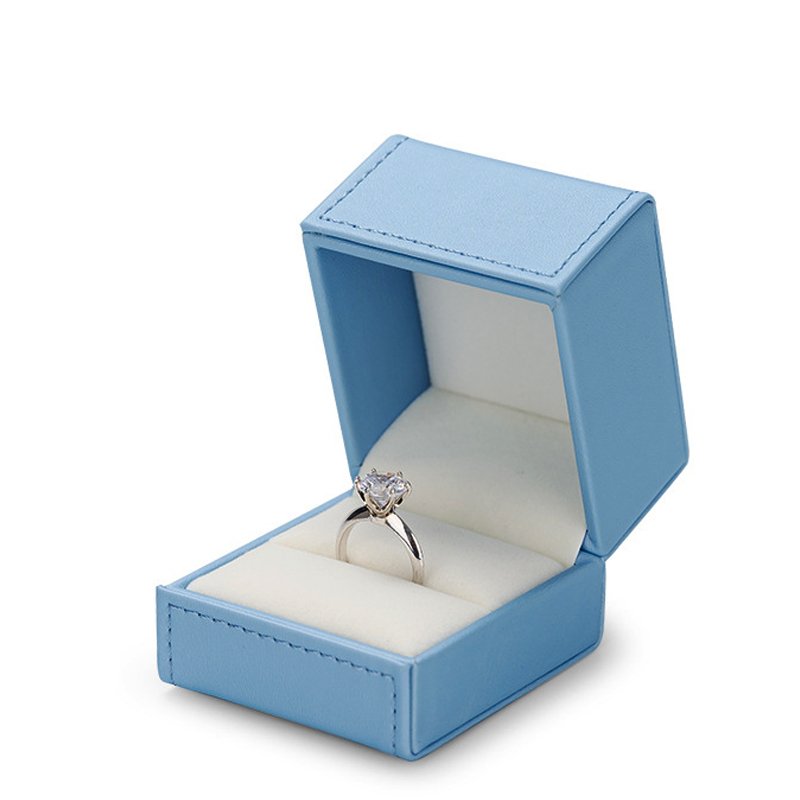Vintage gift box made of tumbled fur Ultra-fine plush high-grade jewelry box necklace pendant fragrance packaging with paper box