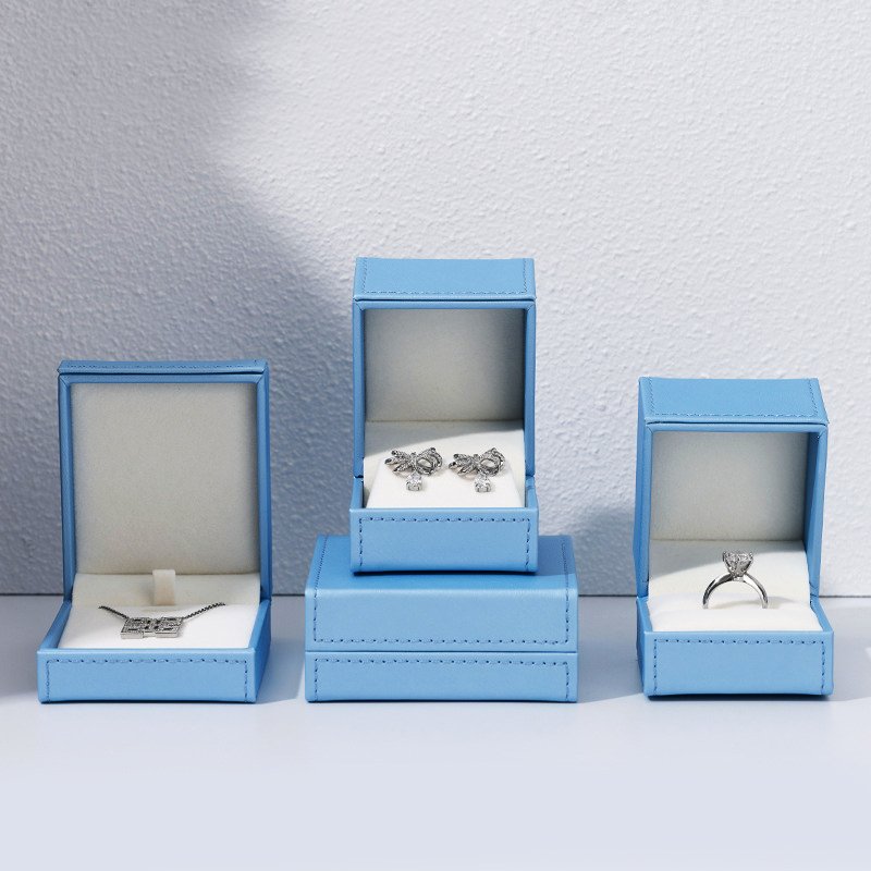 Vintage gift box made of tumbled fur Ultra-fine plush high-grade jewelry box necklace pendant fragrance packaging with paper box