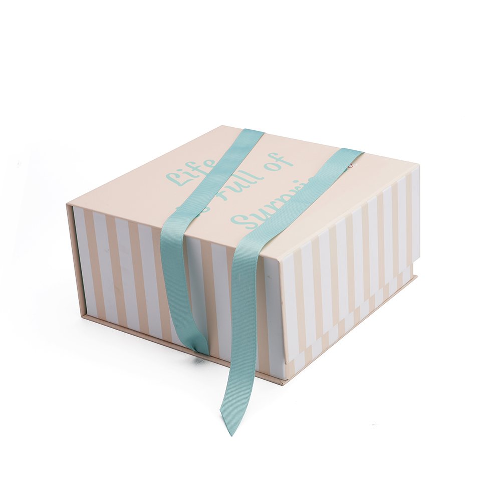 Wholesale Luxury Large Small Black White Magnet Cardboard Giftbox Packaging Folding Magnetic Box With Ribbon