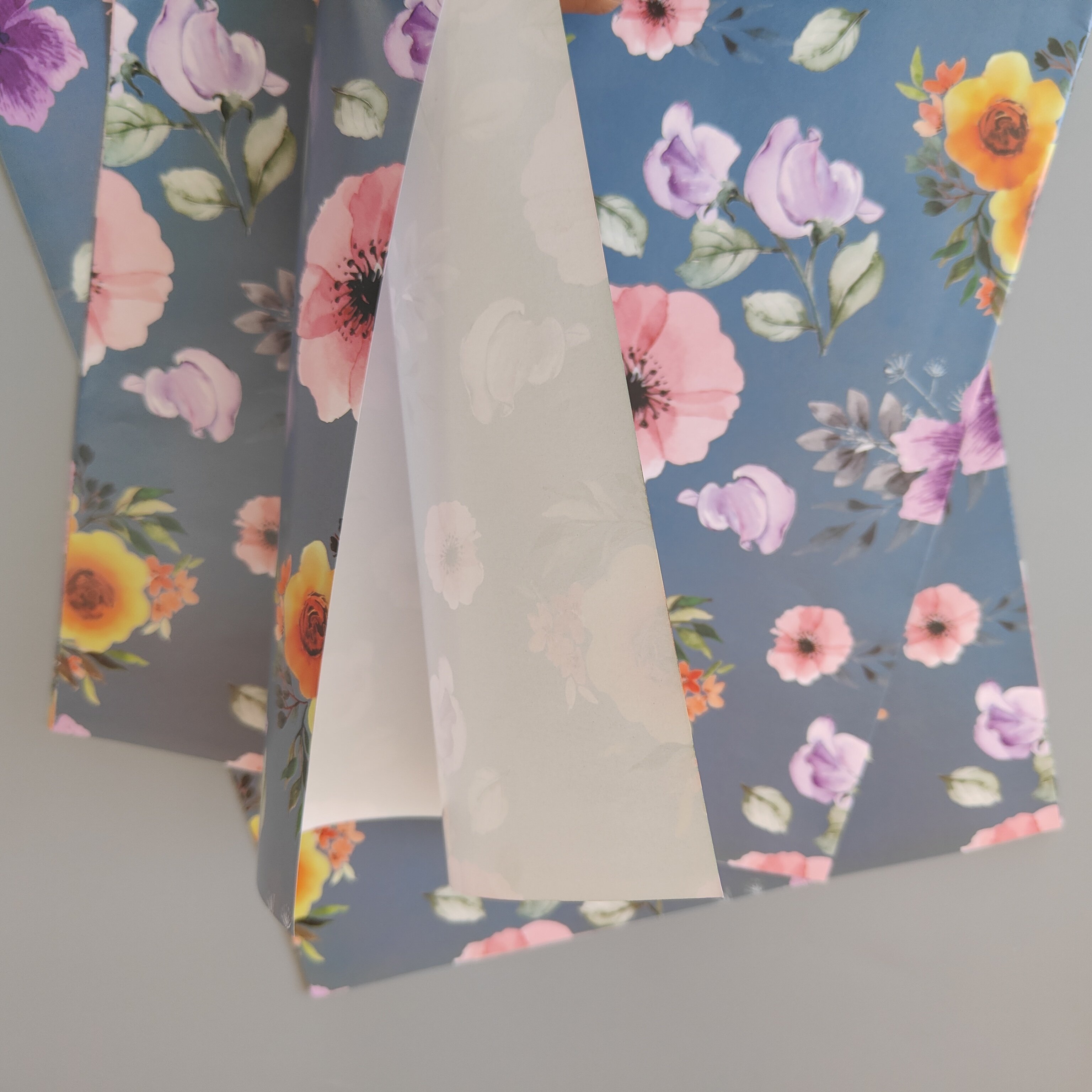 Custom gift wrapping paper packaging paper with customized size gift packaging tissue paper flower design