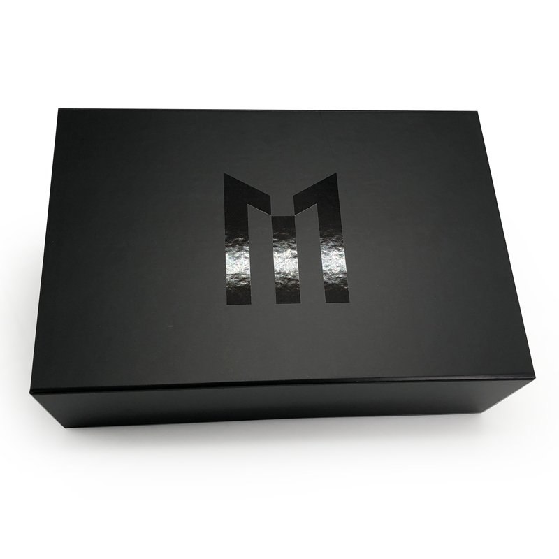 Custom Luxury Black UV Logo Magnetic Magnet Clothes Boxes Folding Clothing Cloth Gift Paper Packaging Box