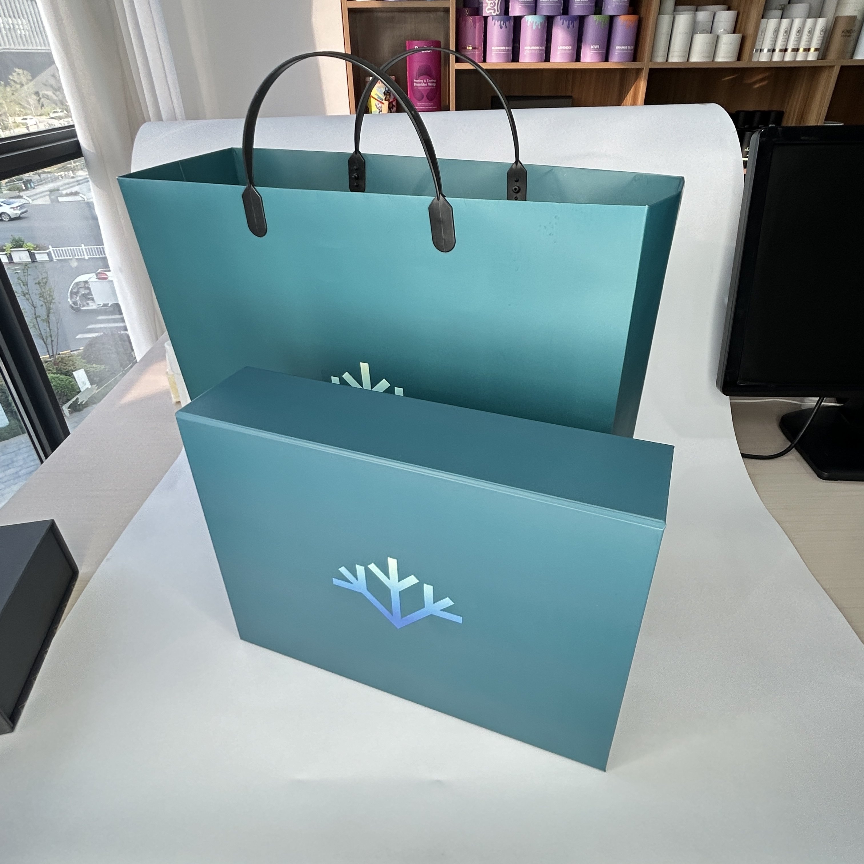 Custom Size Luxury Jewelry Gift Boxes Magnetic Folding Cardboard Boxes Lids Clothing Food Packaging Red White Christmas Boxes