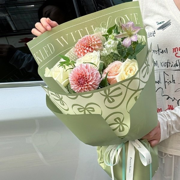 Valentine's Day bow wrapping paper roses flowers flowers wrapping paper bouquet materials floral florist supplies waterproof