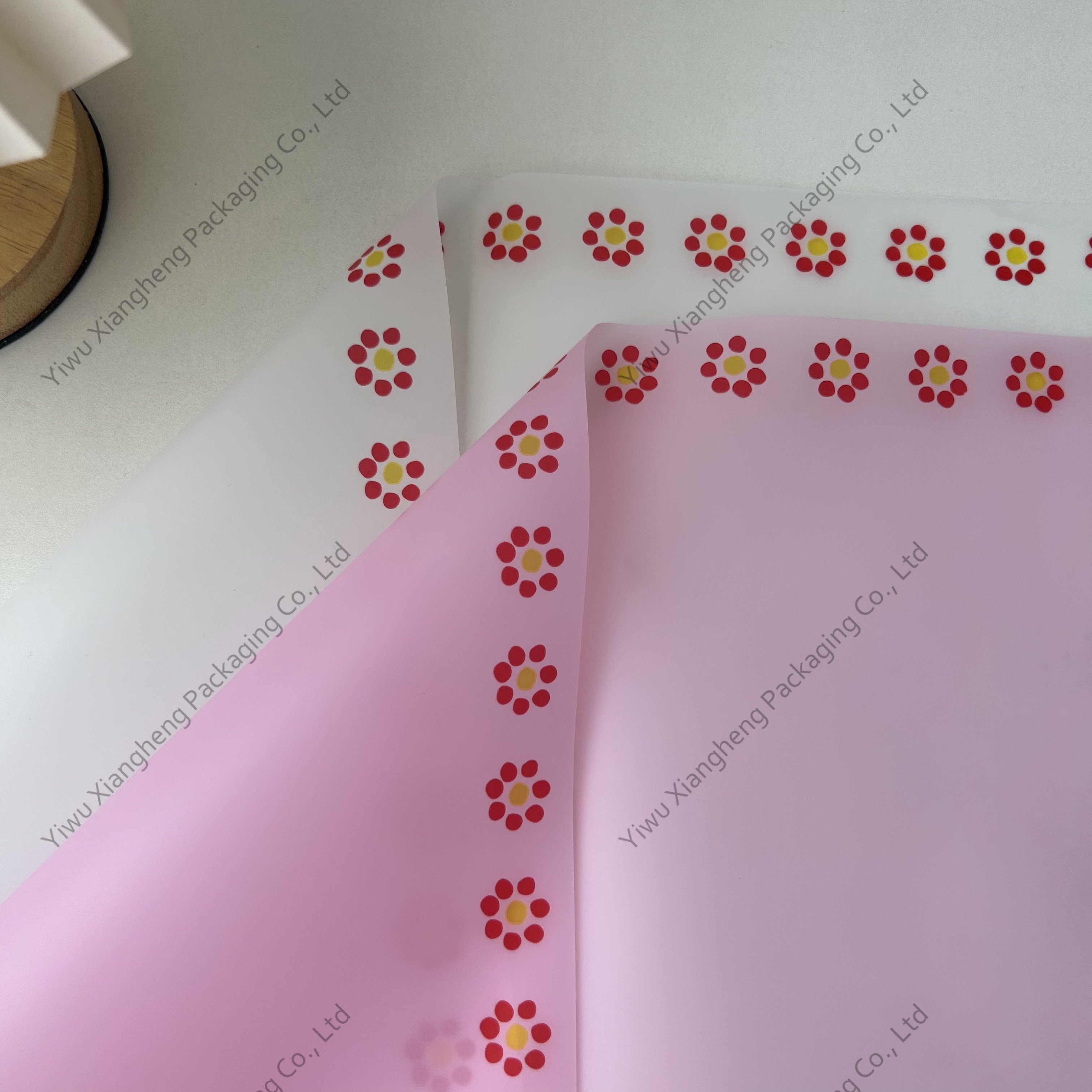 New design Flower packaging Bow paper spot wholesale Valentine's Day Flower wrapping paper