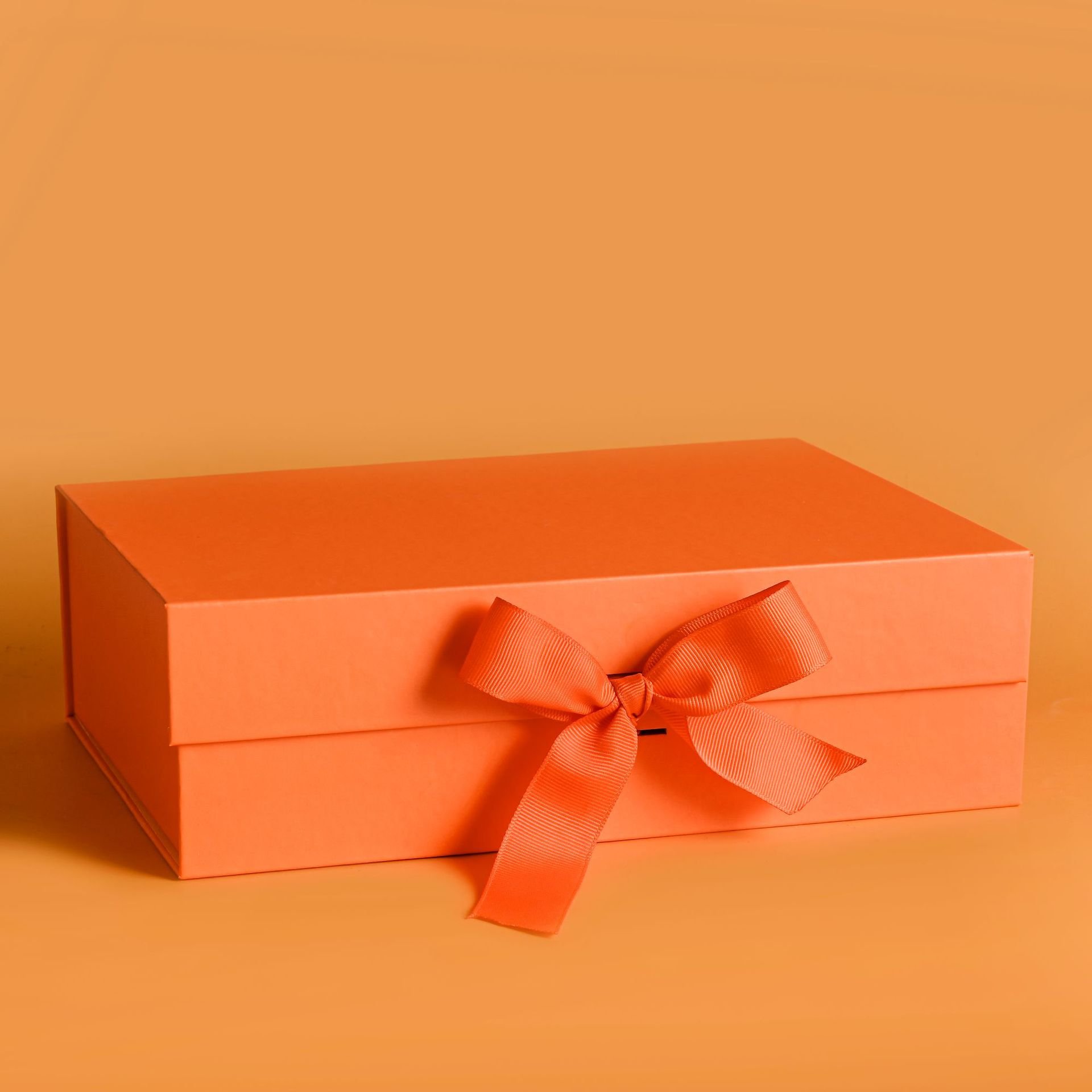 Wedding favors gift box emerald green luxury magnetic wedding box gold foil printing logo gift boxes with ribbon