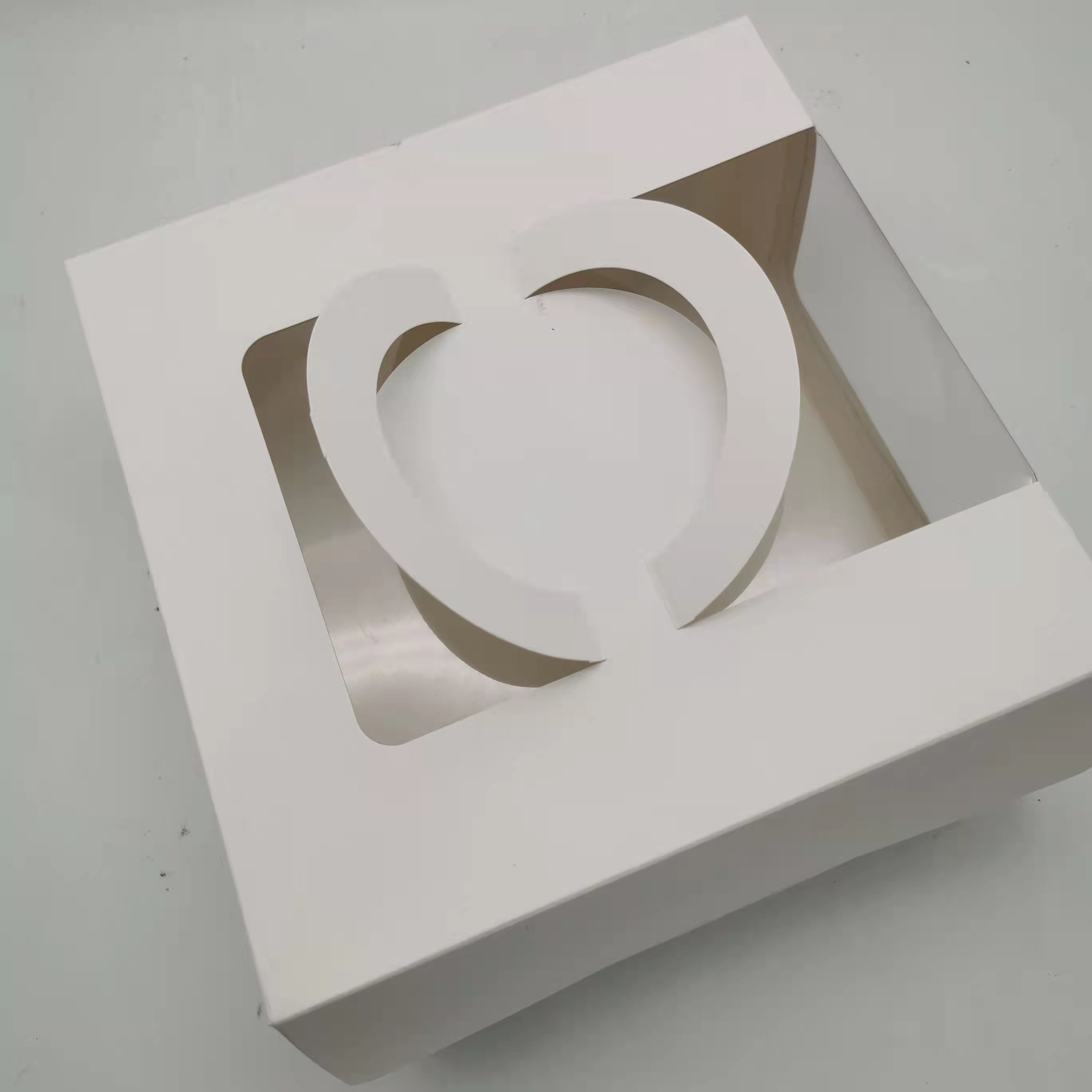 factory wholesale custom paper cake packaging box with handle and windows