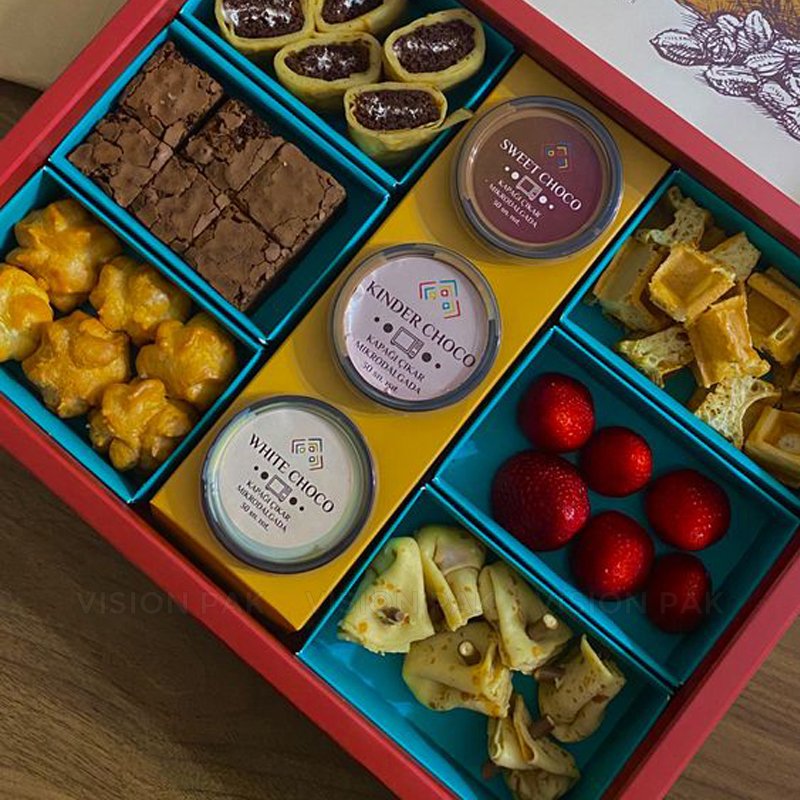 Eco Friendly Bakery Packaging Cupcake Bakery Cookies Waffle Minivan Cake Brownie Packaging Paper Box Disposable Food Packaging