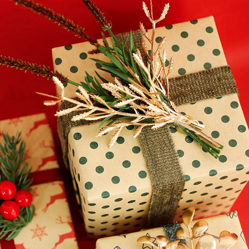 Wholesale Polka Dot Kraft Wrapping Paper Single Side Printed Christmas Dotted Packaging Paper Sheets Uncoated Compatible Screen