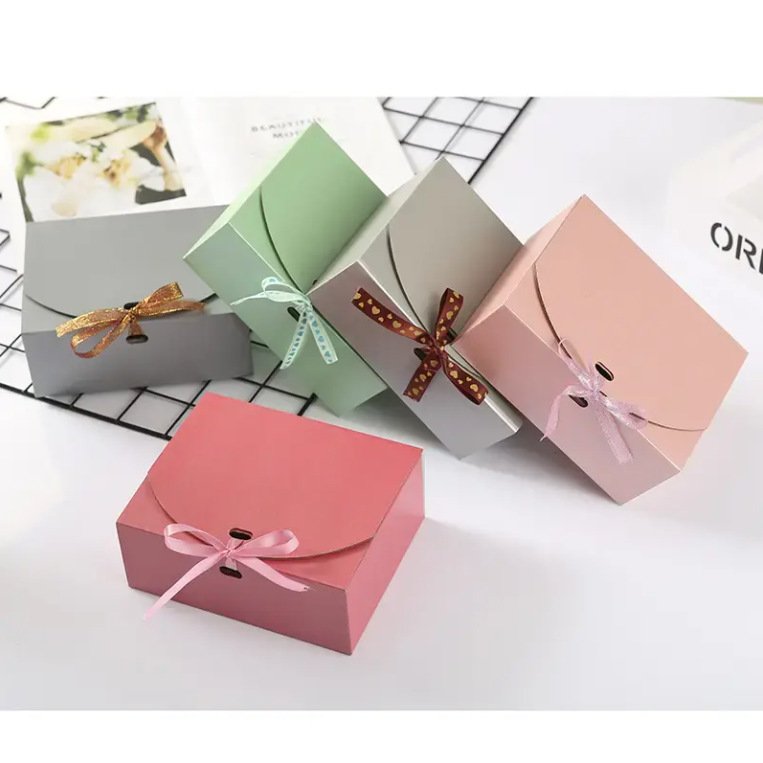 Becan Luxury Small Gift Packaging Boxes White And Black Gift Boxes Custom Gift Boxes With Logo