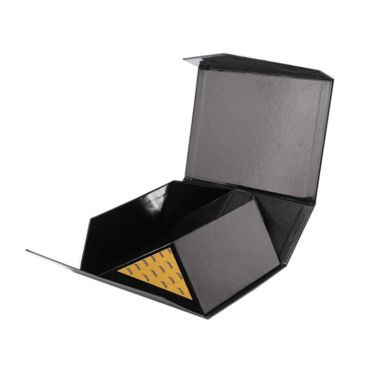 Custom Black White Stylish Magnetic Gift Box Garment Apparel Clothing Packaging Paper Box