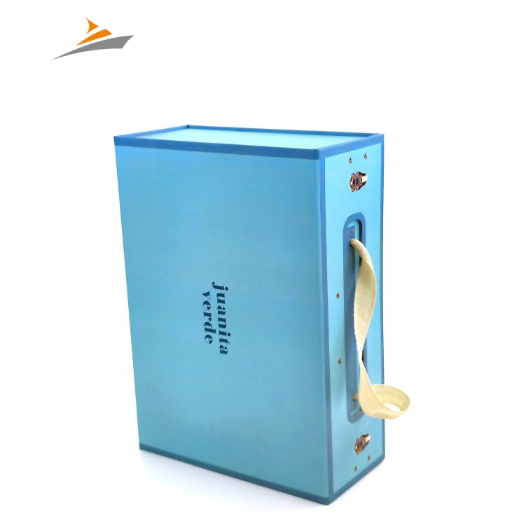 Free Design High Quality Logo Printing Shoe Clothing Wig Box Packaging For Magnetic Paper Foldable Gift Box With Handle