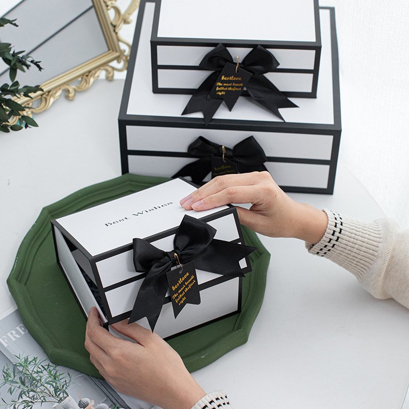 Full color High Quality Custom Packaging Craft paper Gift Box Cardboard for Present