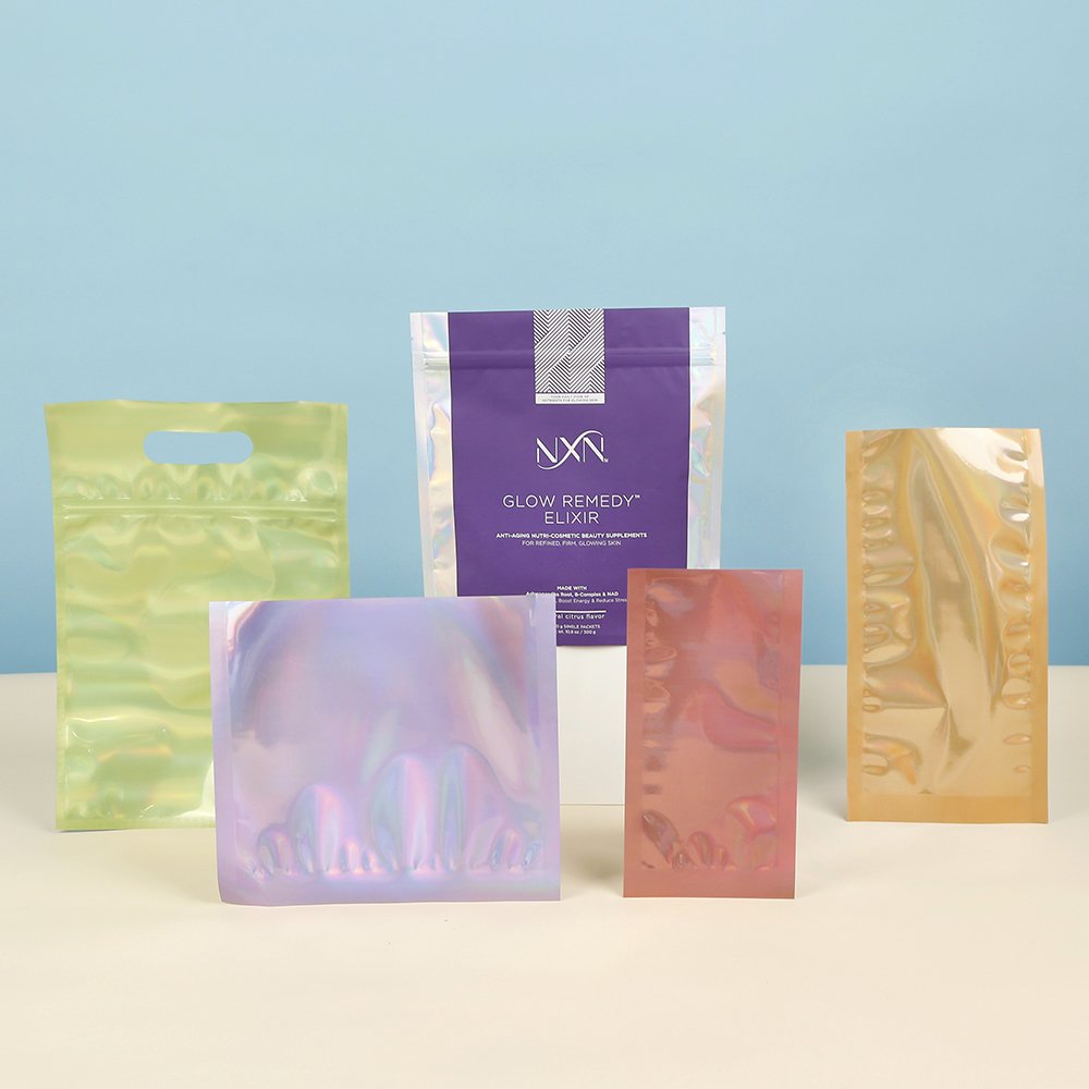 Bespoke various laser holographic rainbow shiny makeup pouches, mylar zipper cosmetics kit pouches packaging bags