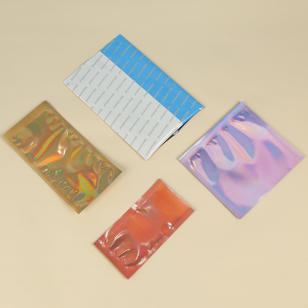 Bespoke various laser holographic rainbow shiny makeup pouches, mylar zipper cosmetics kit pouches packaging bags