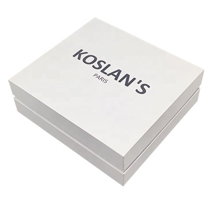 Gold Gift Box Paperboard Box with Satin Lined Custom Logo