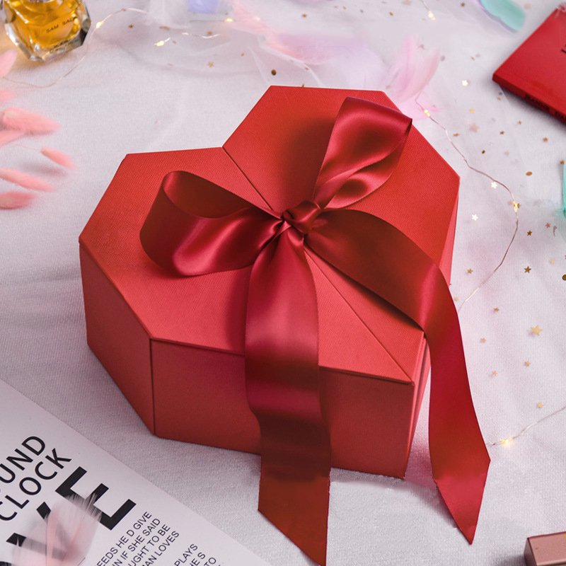Wholesale Custom cardboard valentines day gift packaging box heart shaped with ribbon