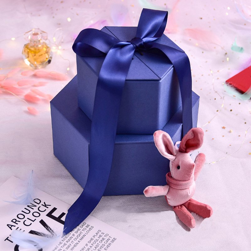 Wholesale Custom cardboard valentines day gift packaging box heart shaped with ribbon