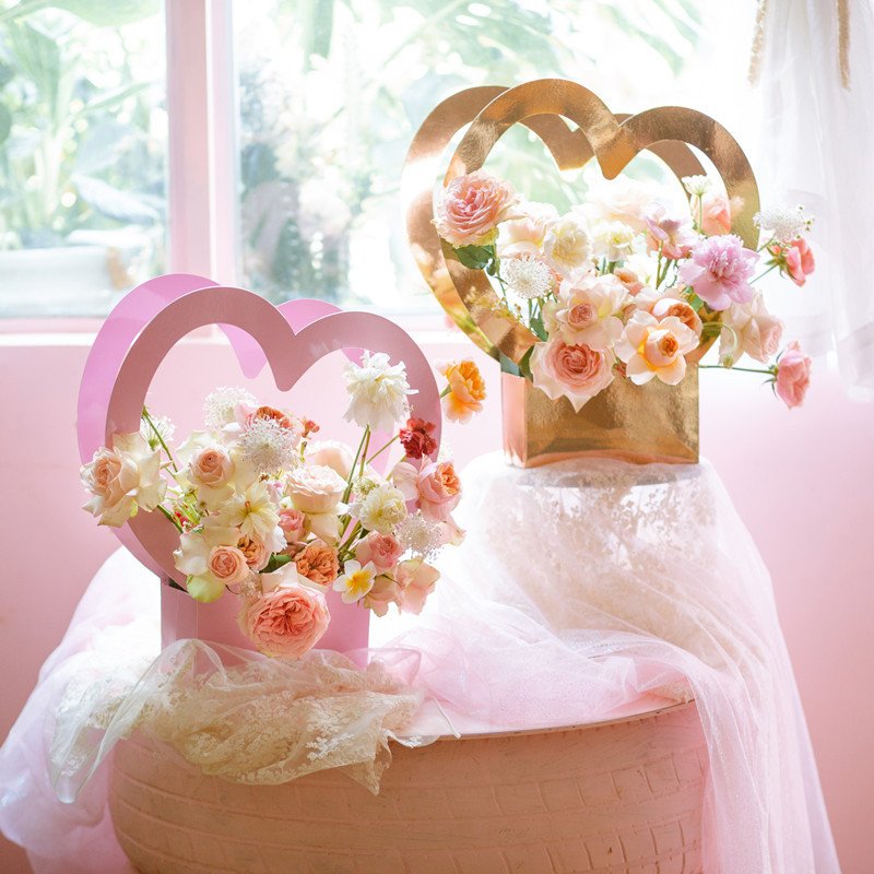 Flower box for Mother's Day Love Handbag Flower Gift Box Packaging Paper Flower basket Heart Shape box