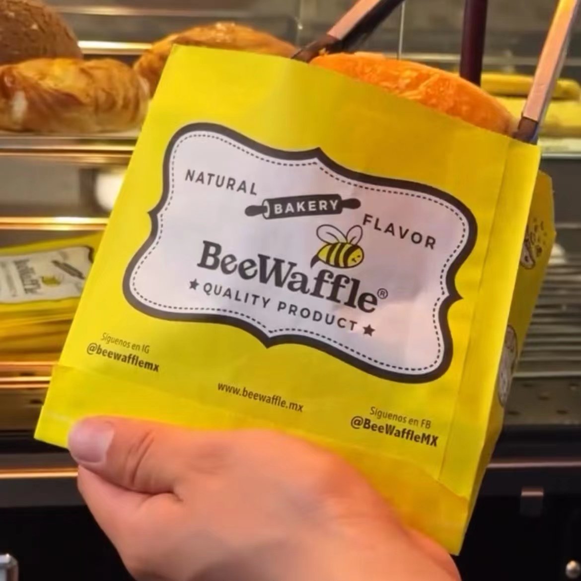 Custom Food Paper Yellow Bag Waffle Bags for Packaging Sandwich Togo Delivery Bag Printed Logo Wax Wrapping Burger Box