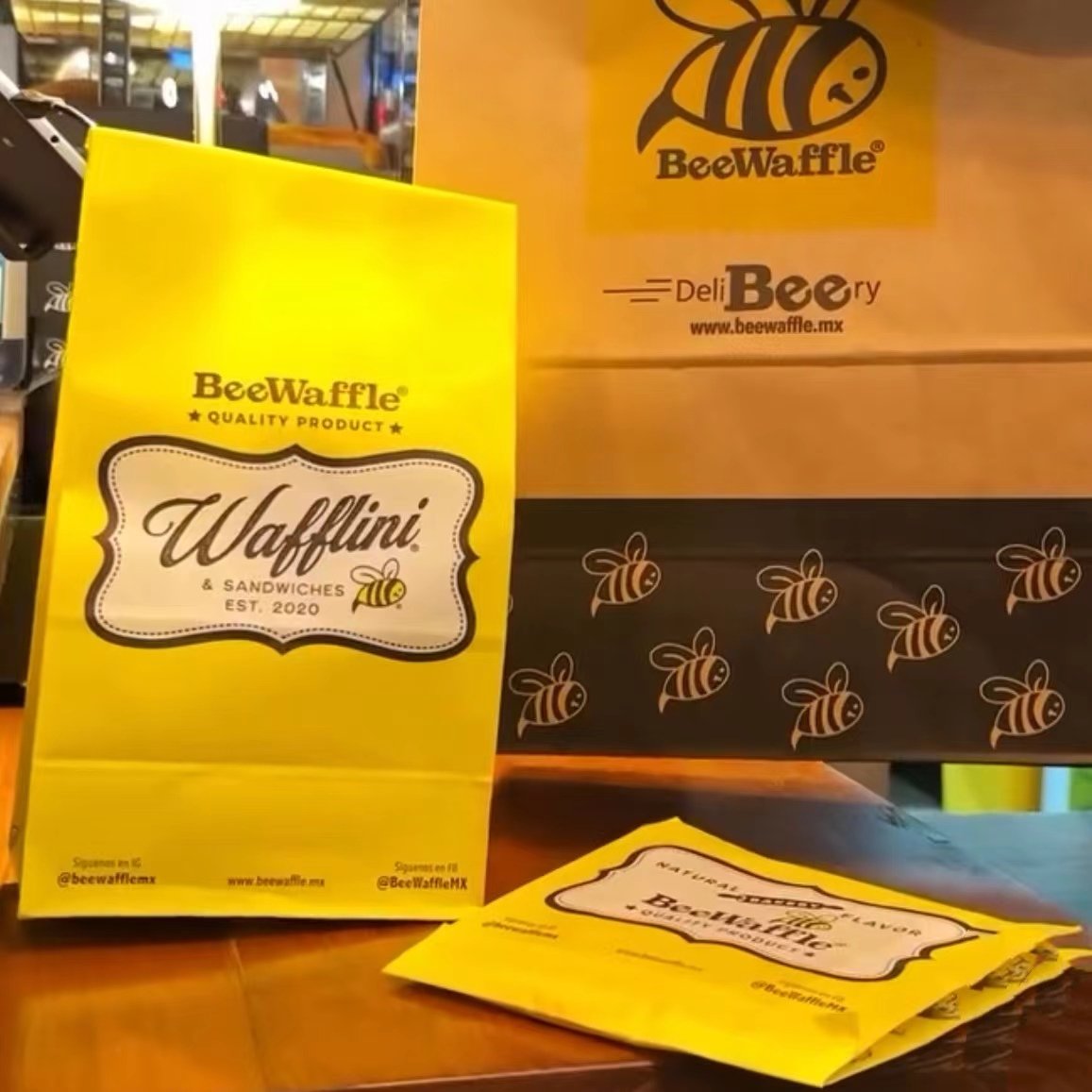 Custom Food Paper Yellow Bag Waffle Bags for Packaging Sandwich Togo Delivery Bag Printed Logo Wax Wrapping Burger Box