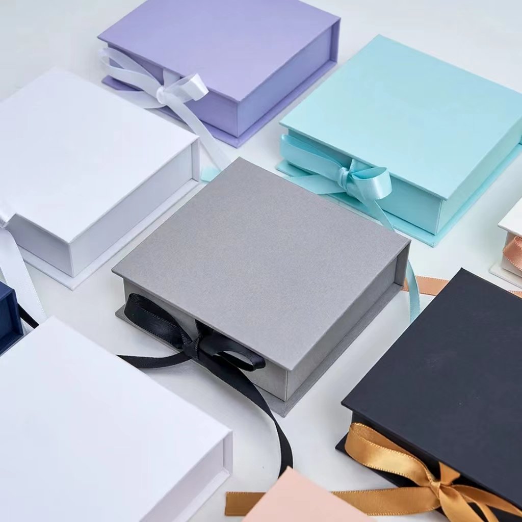 Competitive Price Card Holder Box Board Gift Boxes Paper Necklace Ring Jewellery Jewelry Gift Packaging Box with Ribbon