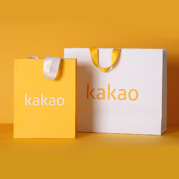 Personalised wholesale paperbag packaging boutique bags custom kraft luxury shopping paper gift bags with your own logo