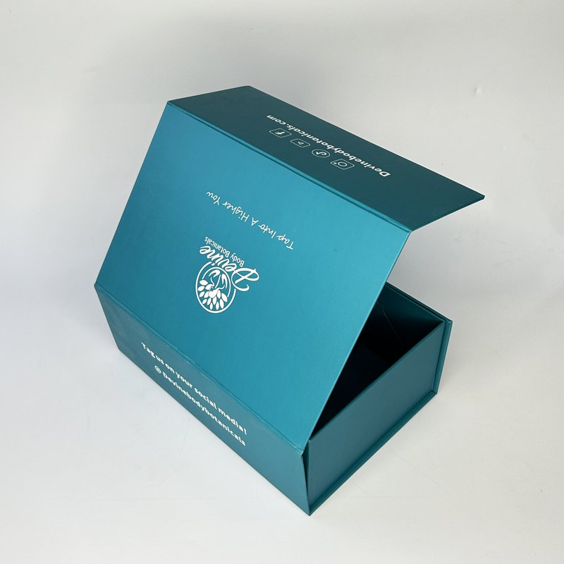Luxury White Black Magnetic Gift Boxes Varnished Paper Cardboard Kraft with Foam Insert Matt Lamination UV Advantage for Gifting