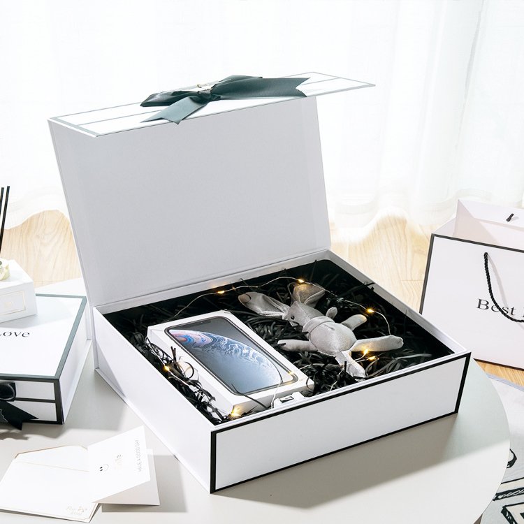 Custom Logo Blank Paper Cardboard Packaging Boite Cadeau White And Black Large Gift Box With Magnetic Closure Lid