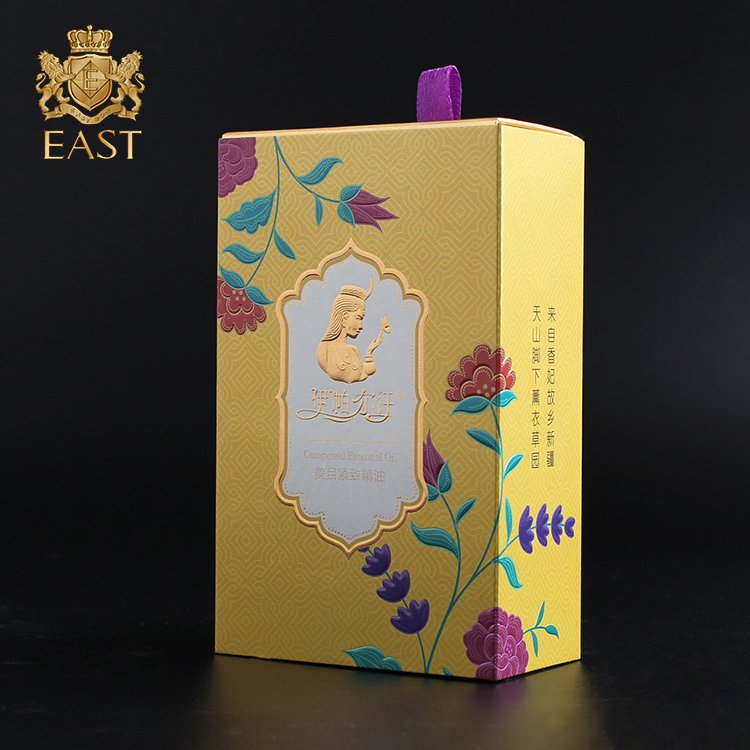 Wholesale Price Customizable Yellow Square Paper Gift Box with relievo hot stamping