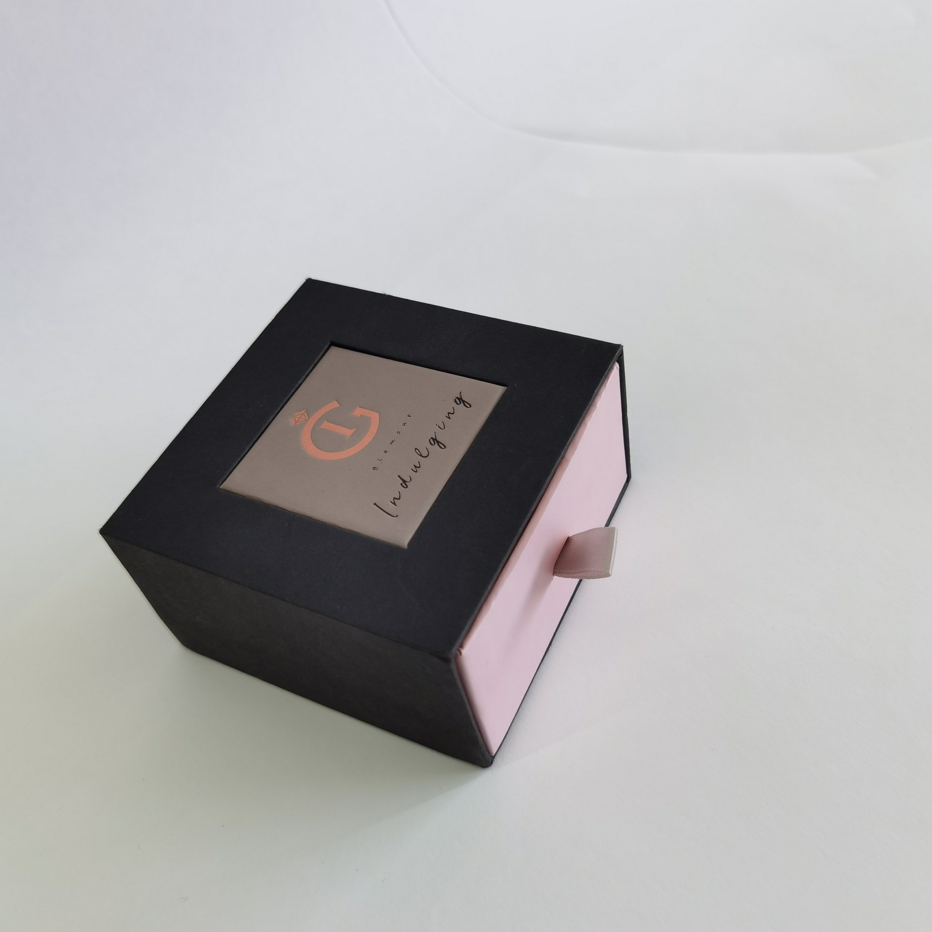 Custom Logo Luxury Rigid Cardboard Handle box Cosmetic Packaging Perfume Drawer Sliding Paper box jewellery Gift Boxes
