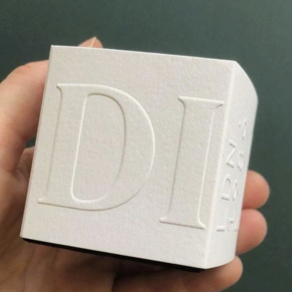 Custom Printing Cosmetic Skincare Perfume Matt Soft Touch Finishing Art Texture Paper Folding Carton Folder Retail Packaging Box
