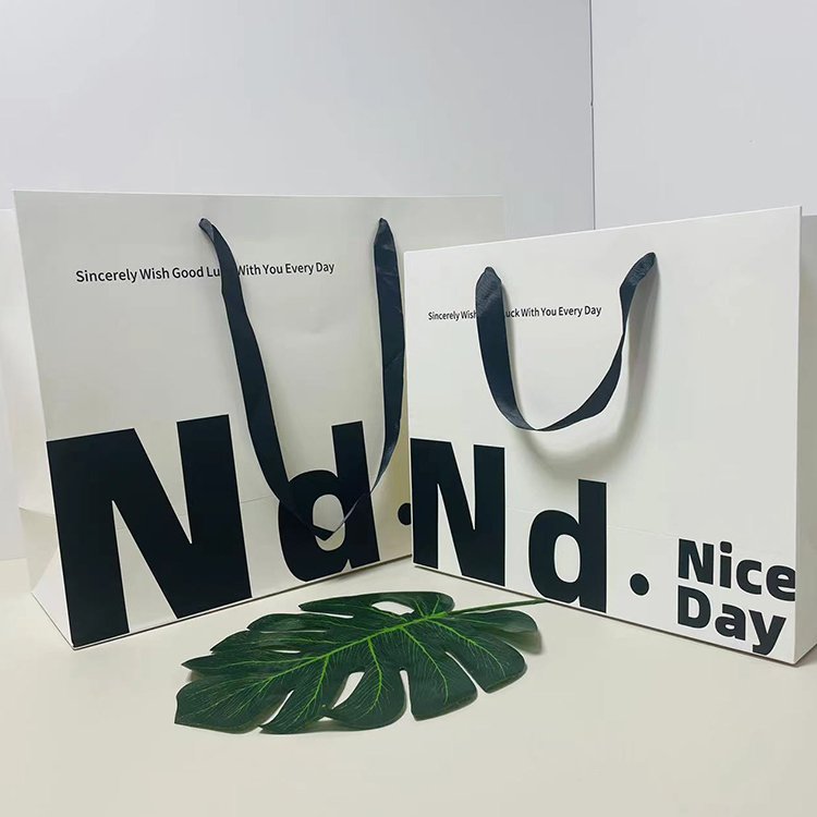 Oem Custom Disposable Eco-Friendly High Quality Durable Kraft Paper Bags Art Paper Bag For Perfume Packaging With Own Logo