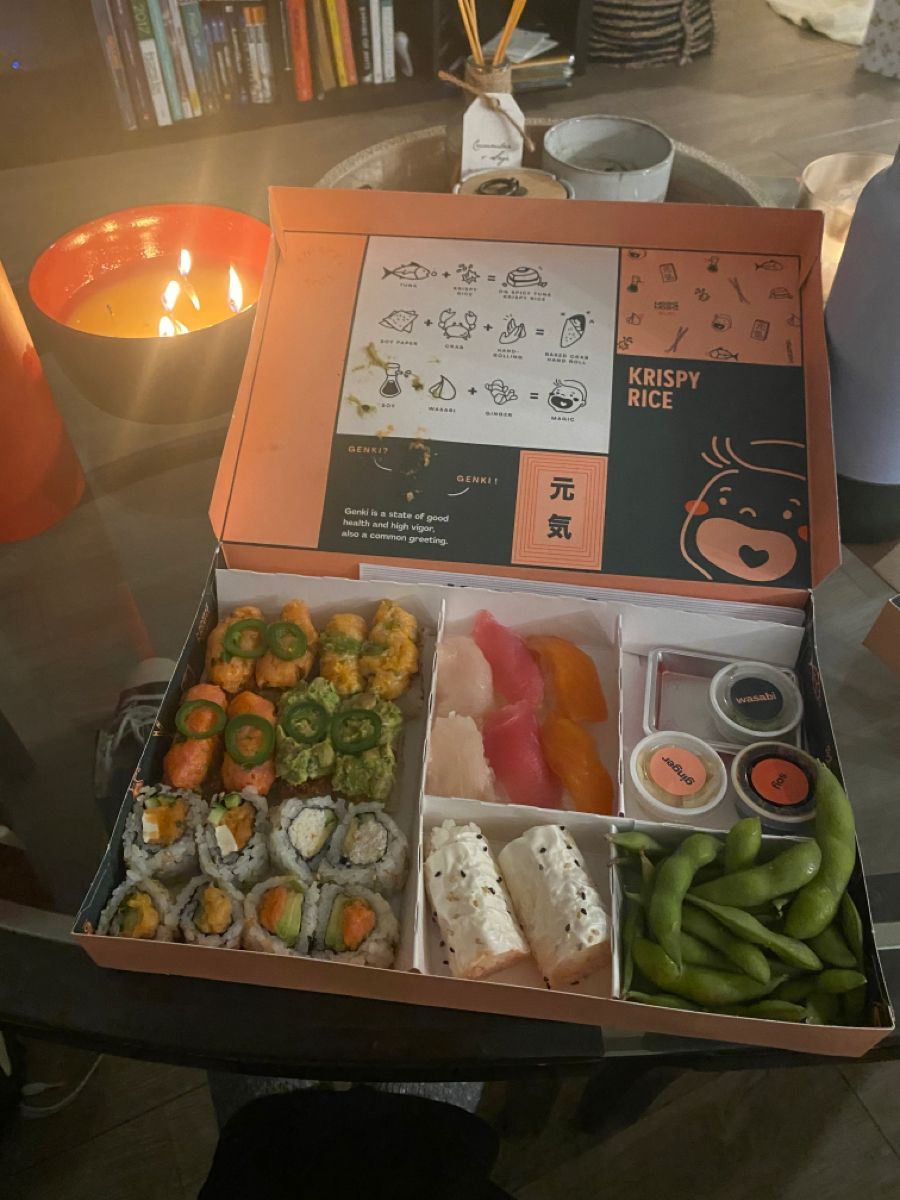 Custom premiere style designer bento box takeaway Japanese food container compartment restaurant to go delivery sushi packaging