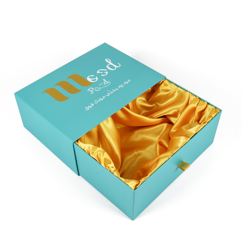 Crown win hijab bridesmaid gift box sliding Recycle Biodegradable drawer Silk inside with insert packaging paper boxes bags set
